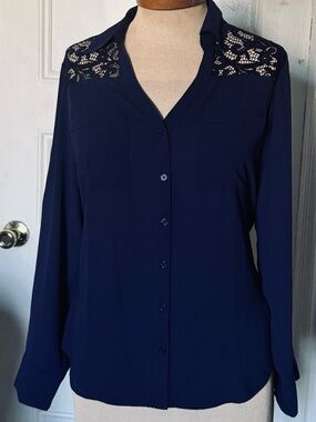 Express Slim fit the portofino shirt Navy Button-Front Blouse with Lace Shoulder